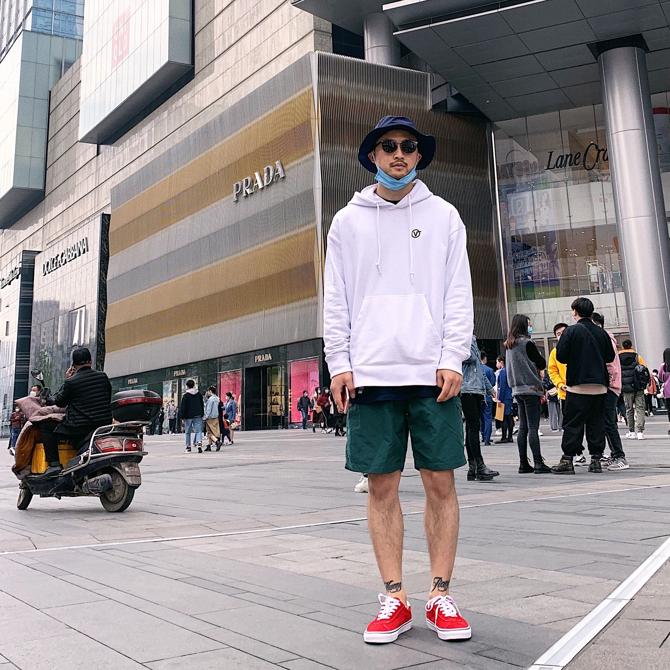 今天拍 你的坤坤📷 👀

👔：Vans
