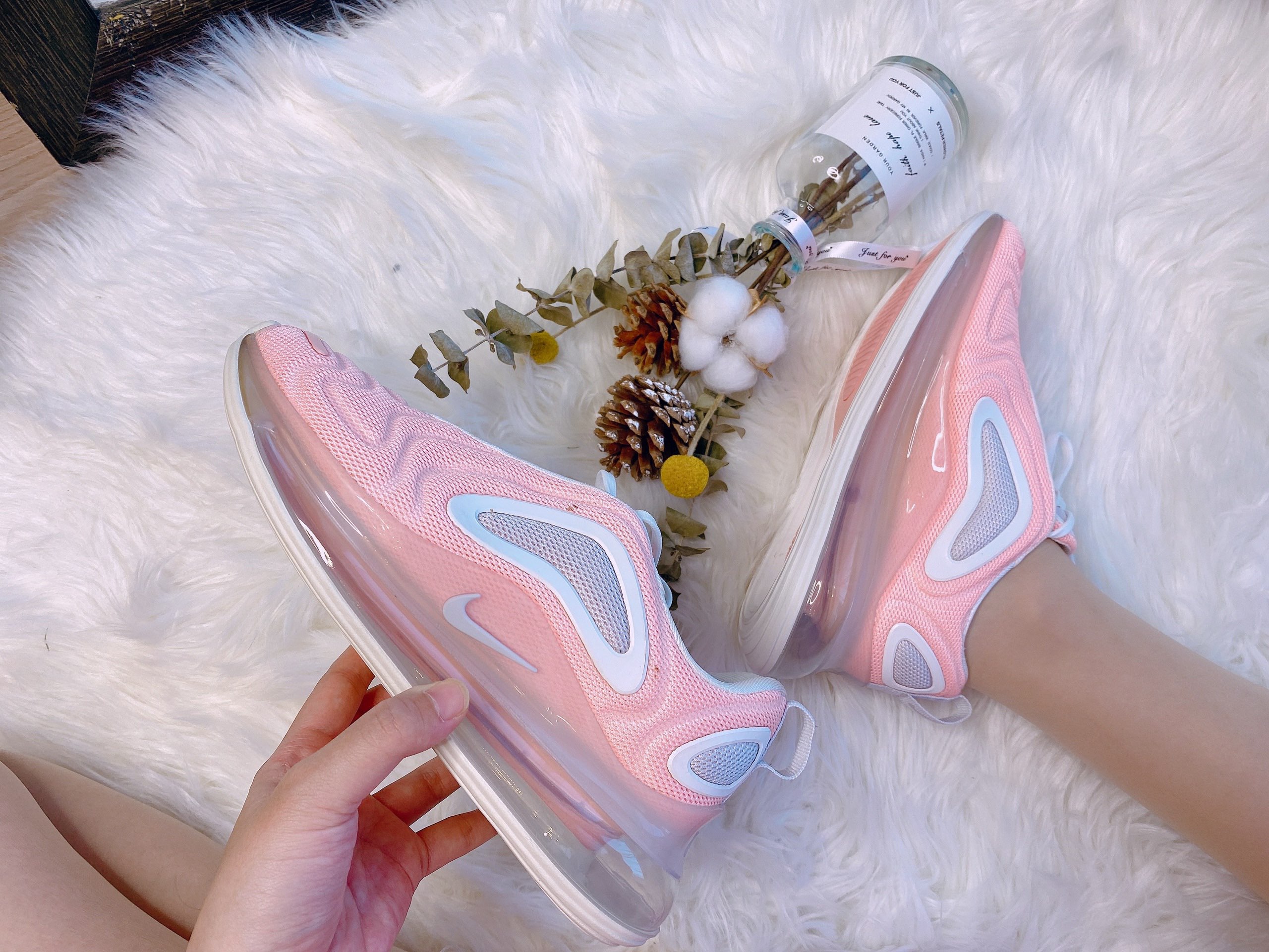 Nike Air Max 720浅粉