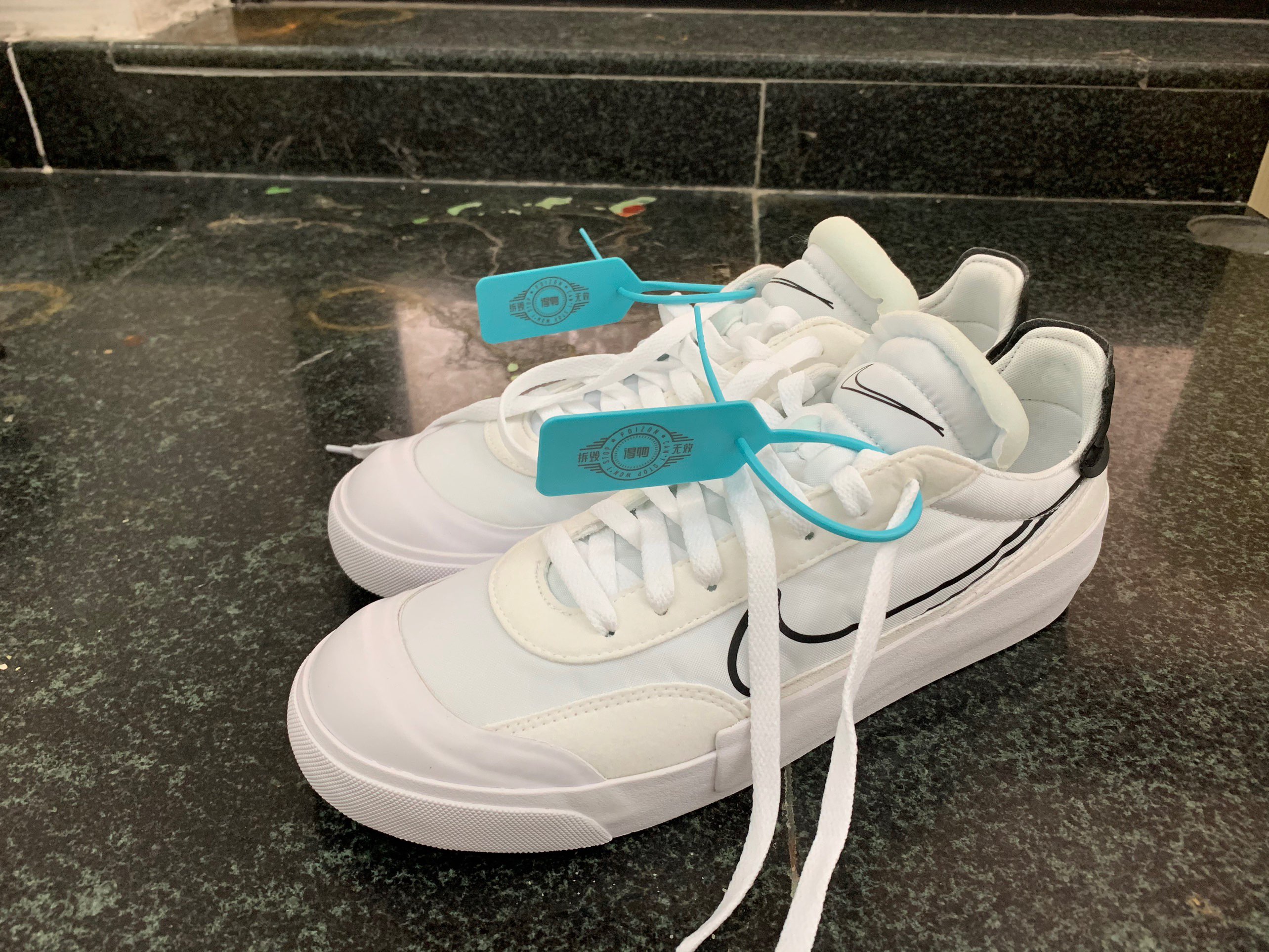 得物买的第一双鞋子👟

嗯～穿着健身很不
