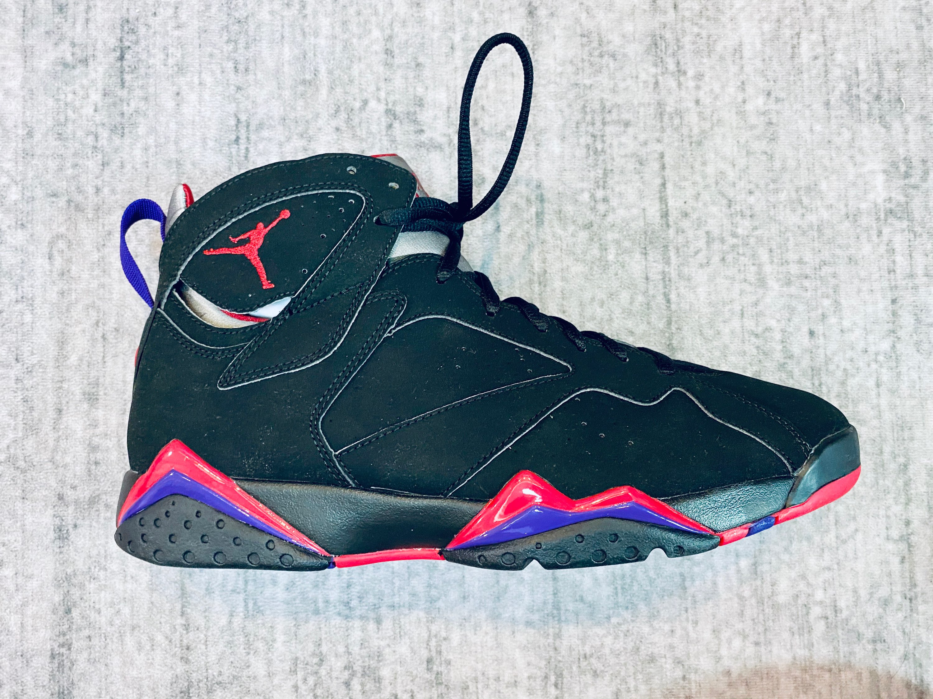 球鞋推荐
Air Jordan 7"Ra