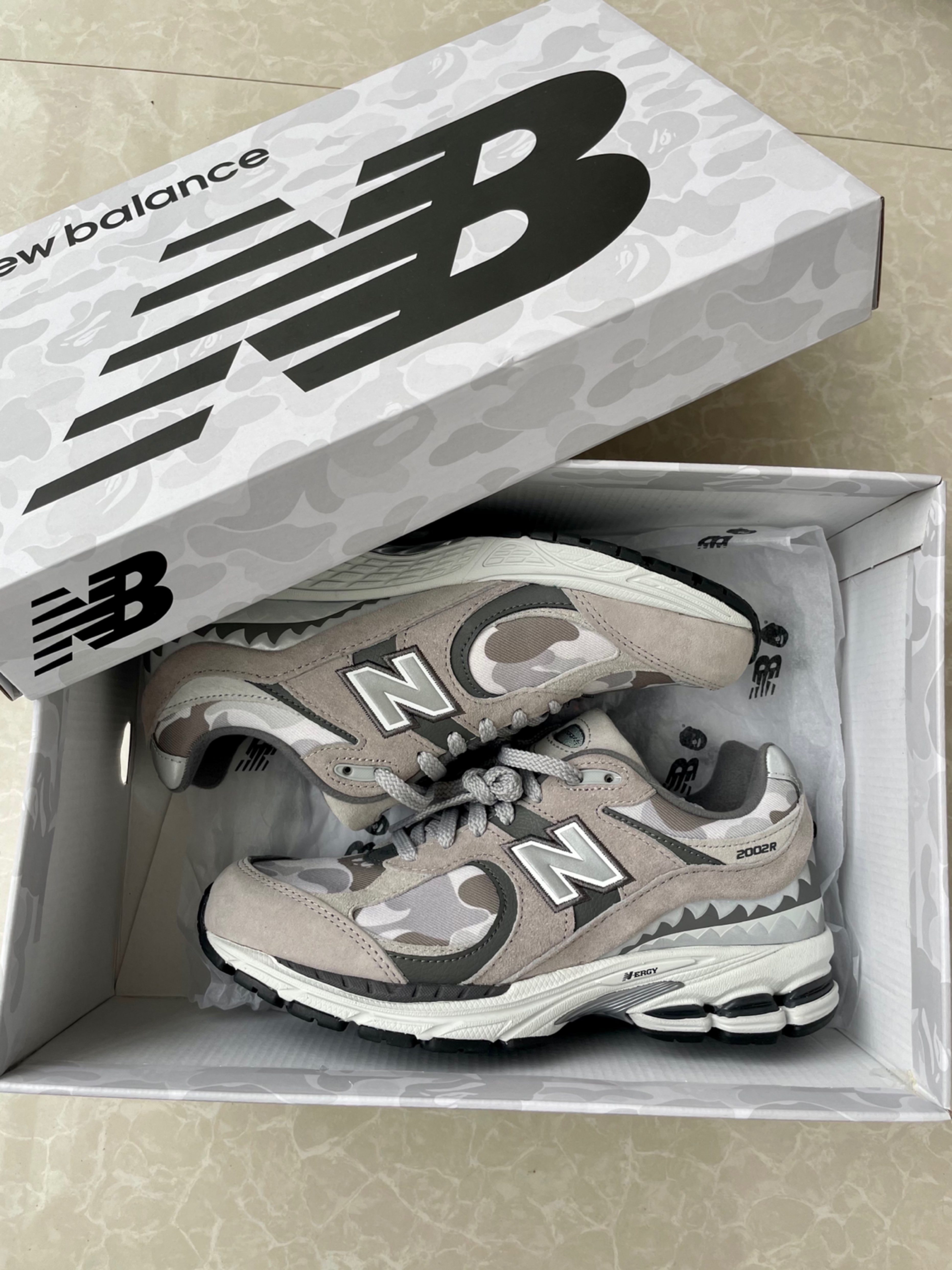 👟鞋款名称：BAPE X New Bal