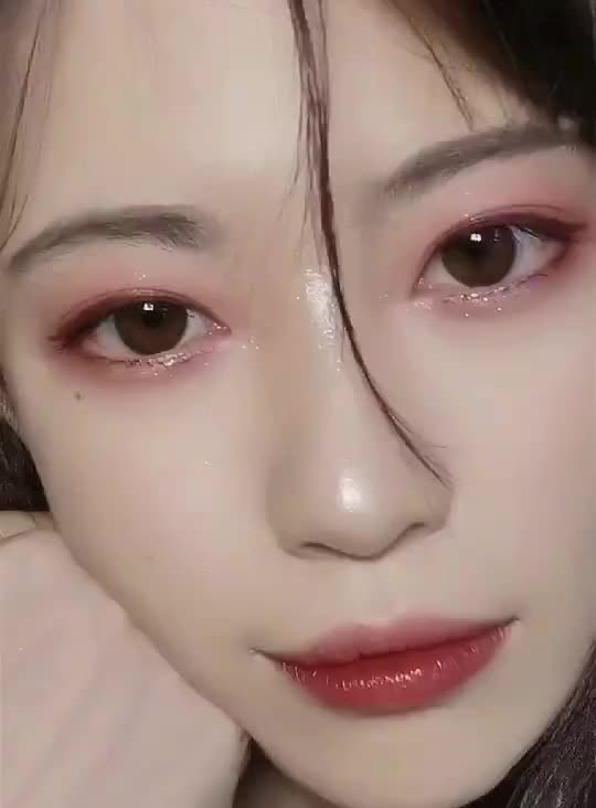 适合约会的妆容？