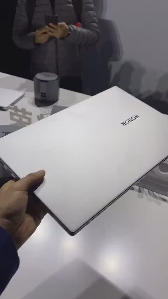 新款荣耀MagicBook笔记本发