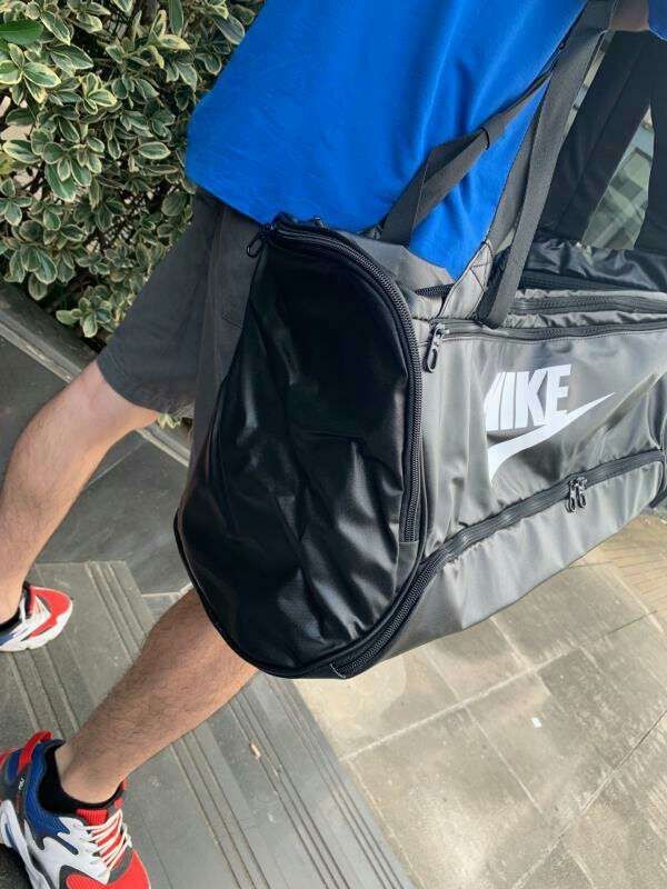 质量做工非常好，和我在专卖店看的一模一样