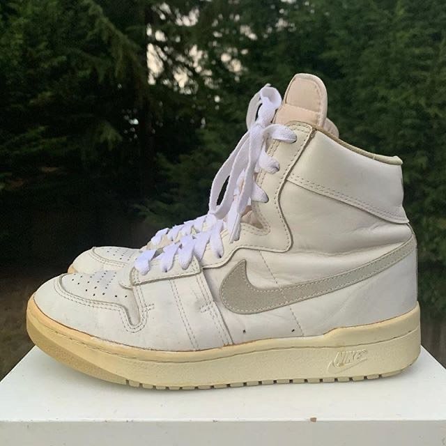 -

元年(1984)Nike Air 