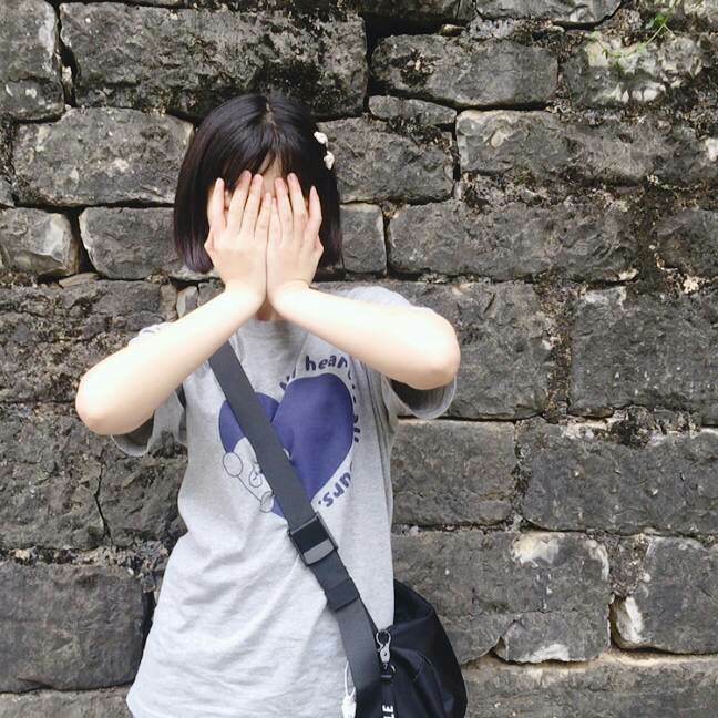 不错，休闲百搭，还很潮～随便配个T恤小白