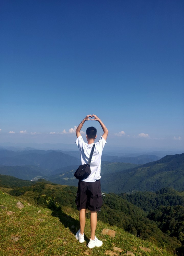 包包很潮流，手工质感很好，物流也很快他家