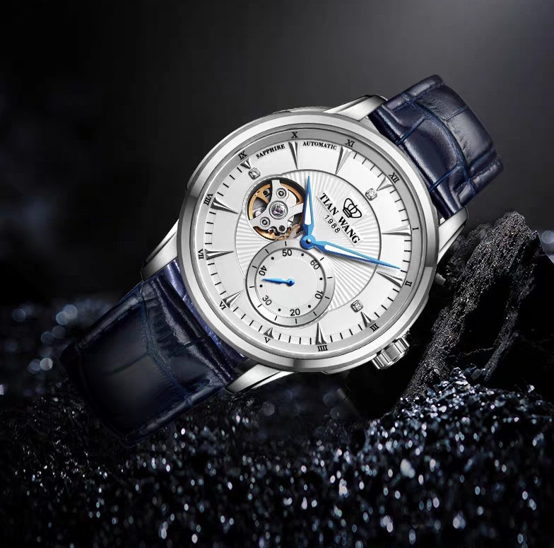 买来送人的，听说表的误差不大 给个好评！