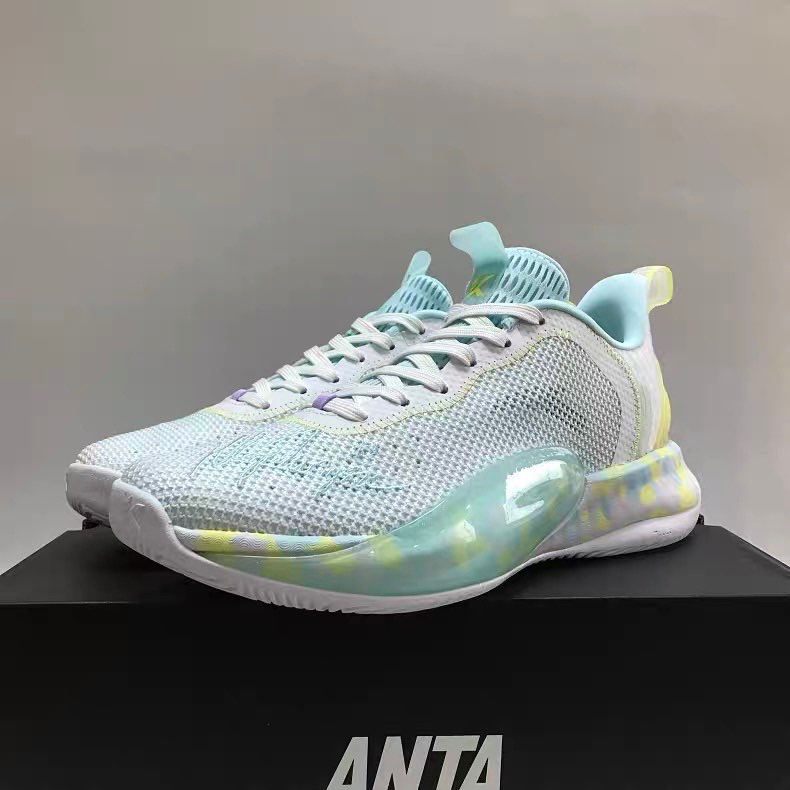 质感和脚感都非常棒 季简洁又时髦的👟人人