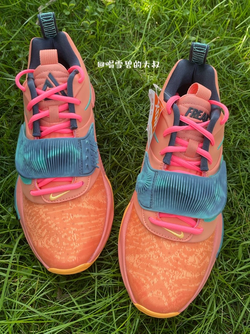 👟：Nike Zoom Freak3EP