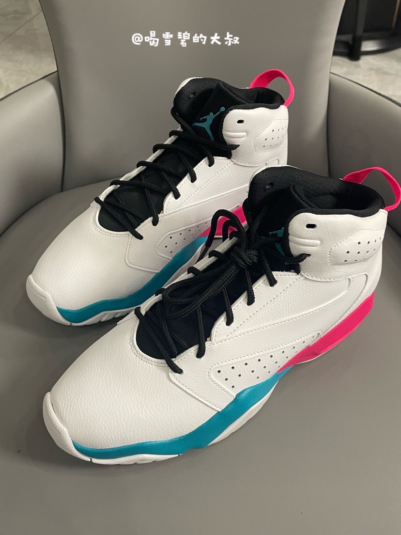 👟：Air Jordan Lift Of