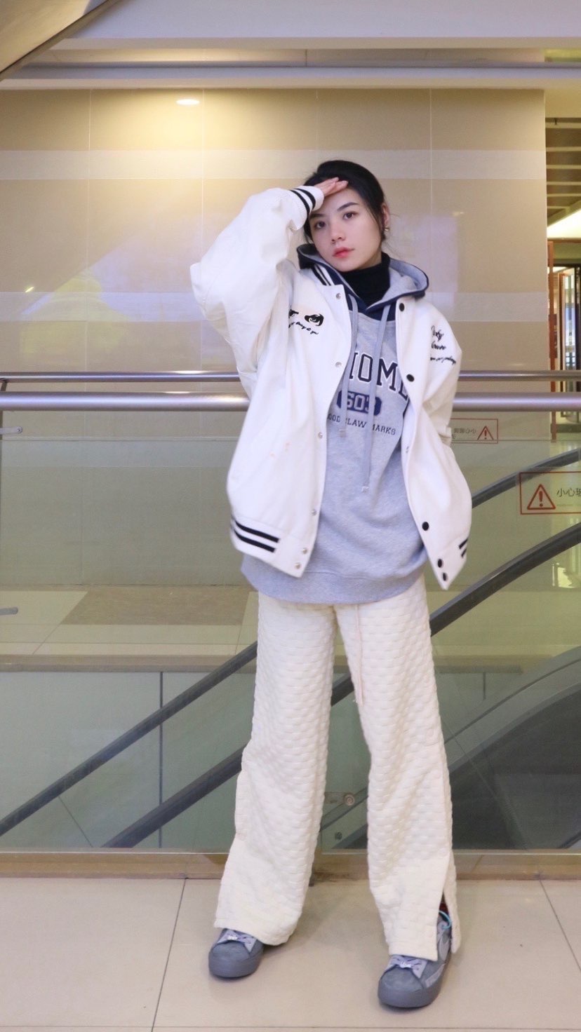 😎咱直入主题，一起来看看今天的look🦾