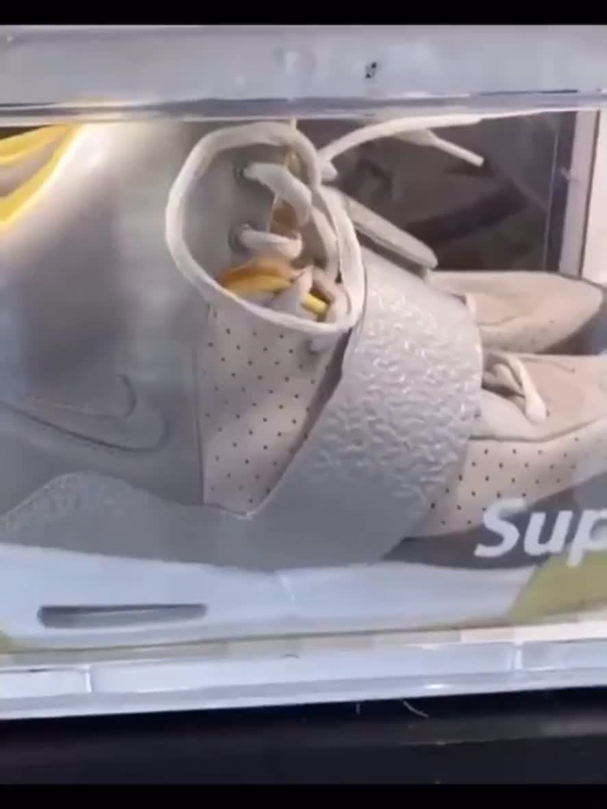 他来了，带着yeezy过来了😅