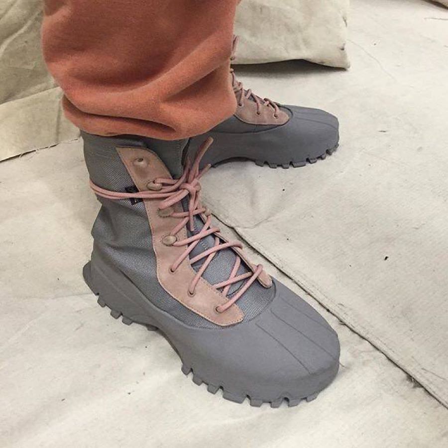 YEEZY 1050  2019年发售 