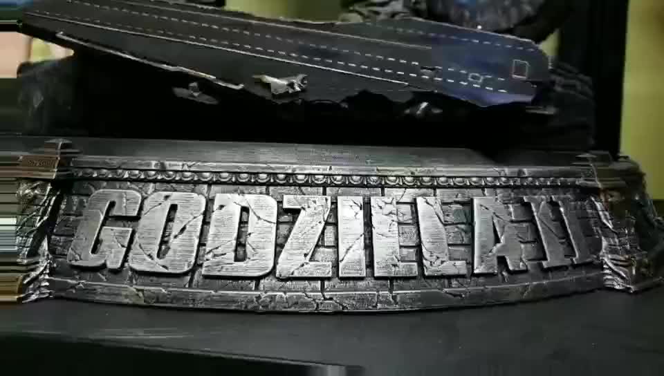 哥斯拉 手办雕像