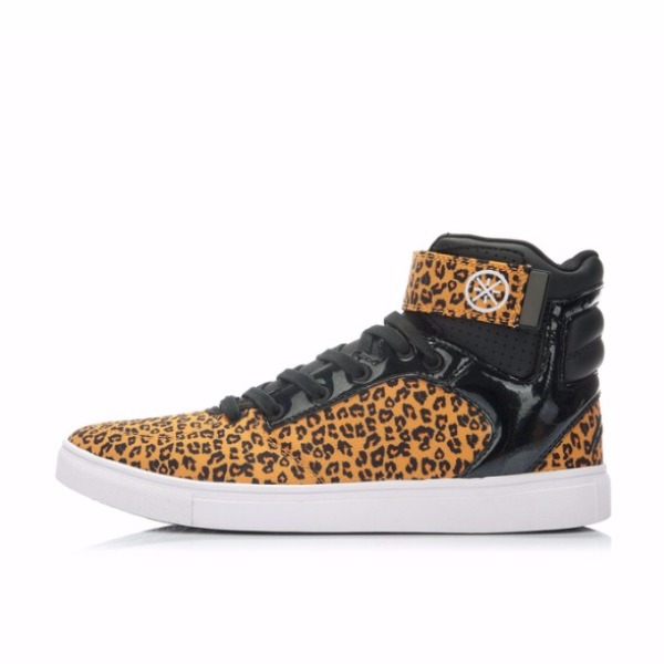 推荐商品：李宁 韦德之道系列 耐磨缓震 篮球鞋 ABCJ029 豹纹