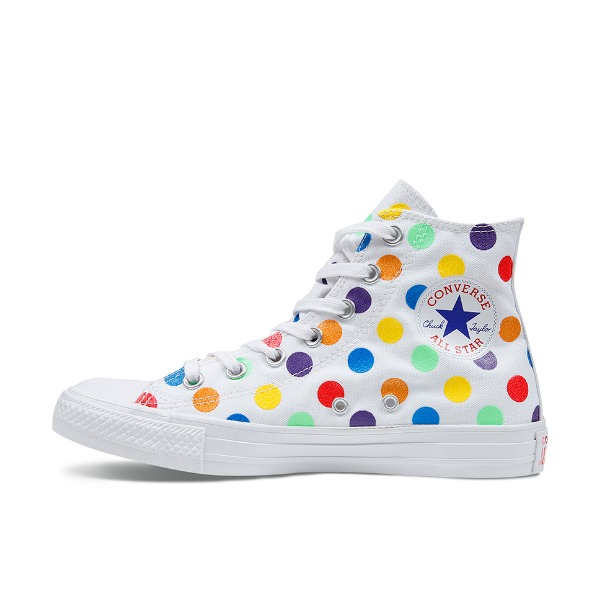 推荐商品：Converse/匡威 Chuck Taylor All Star 帆布鞋 常青款轻便防滑耐磨百搭复古圆头减震贴合高帮 Miley Cyrus/Polka Dot Pride 彩色波点