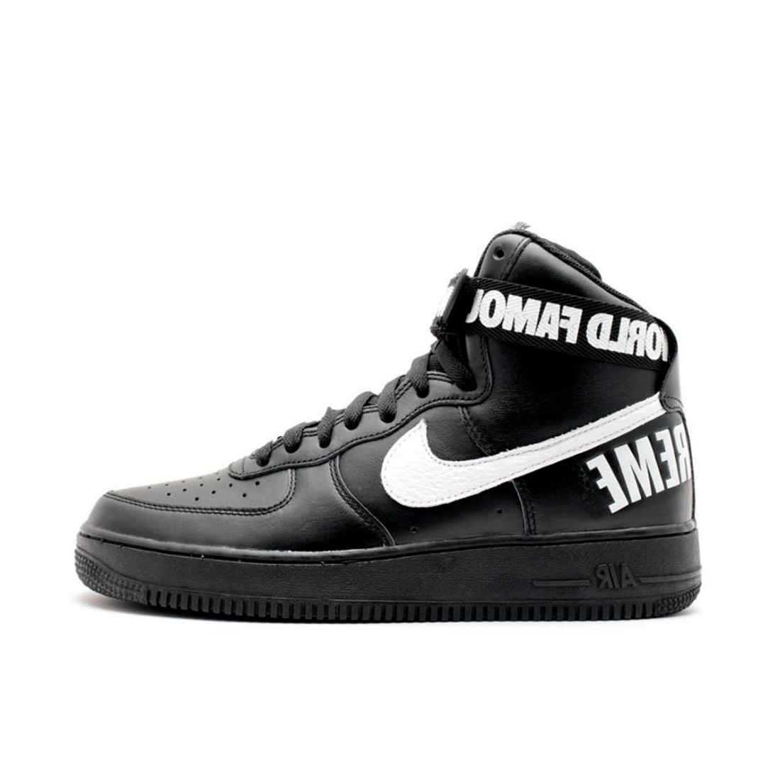 推荐商品：Nike Air Force 1 空军一号 板鞋 轻便舒适百搭耐磨防滑复古 Black Sup联名/黑白