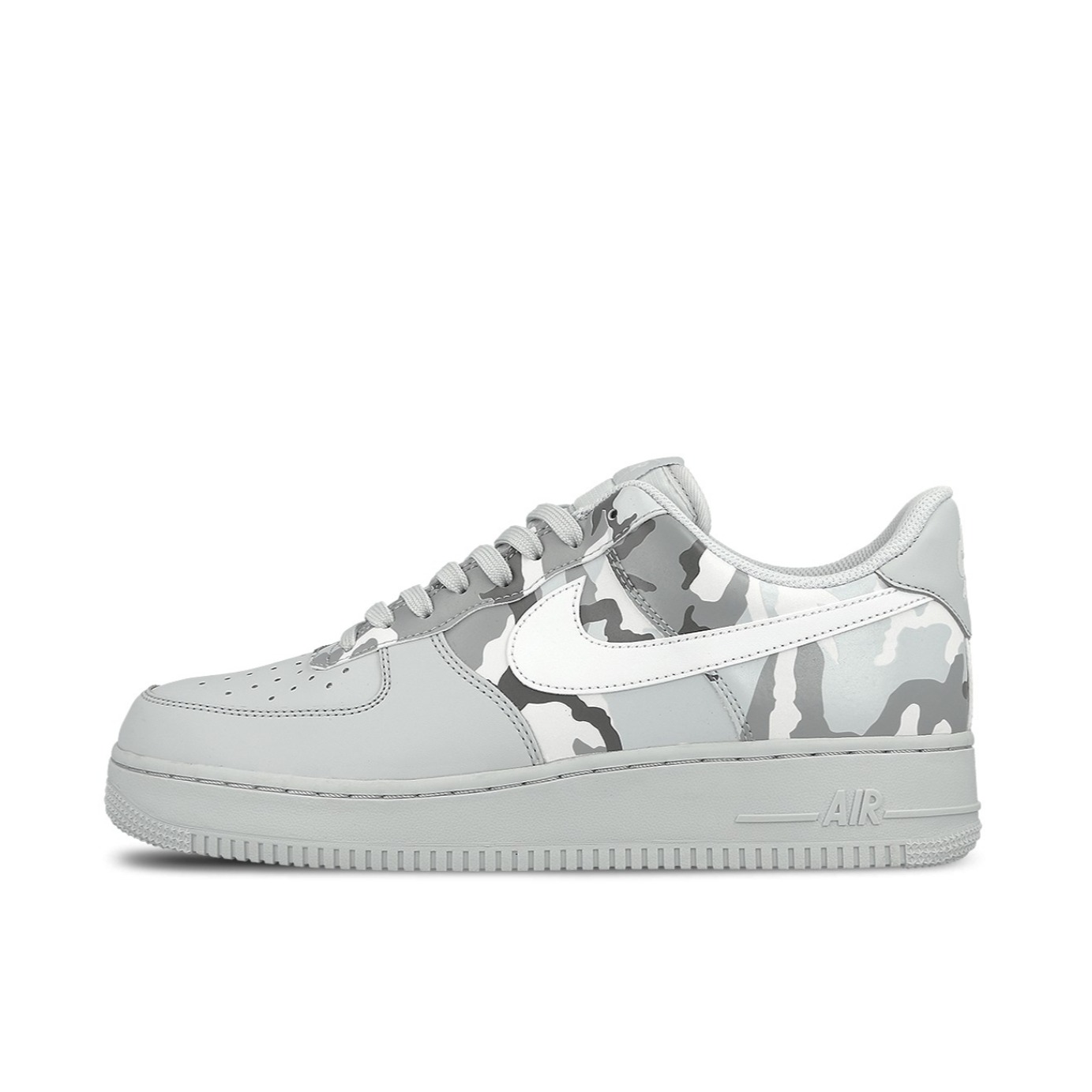 推荐商品：Nike Air Force 1 空军一号 板鞋 轻便舒适百搭耐磨防滑复古 Winter Camo 白迷彩