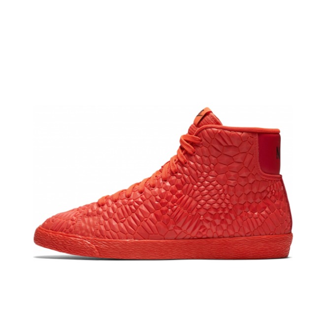 推荐商品：Nike Blazer 板鞋 经典复古防滑舒适百搭 Metric Red 亮深红