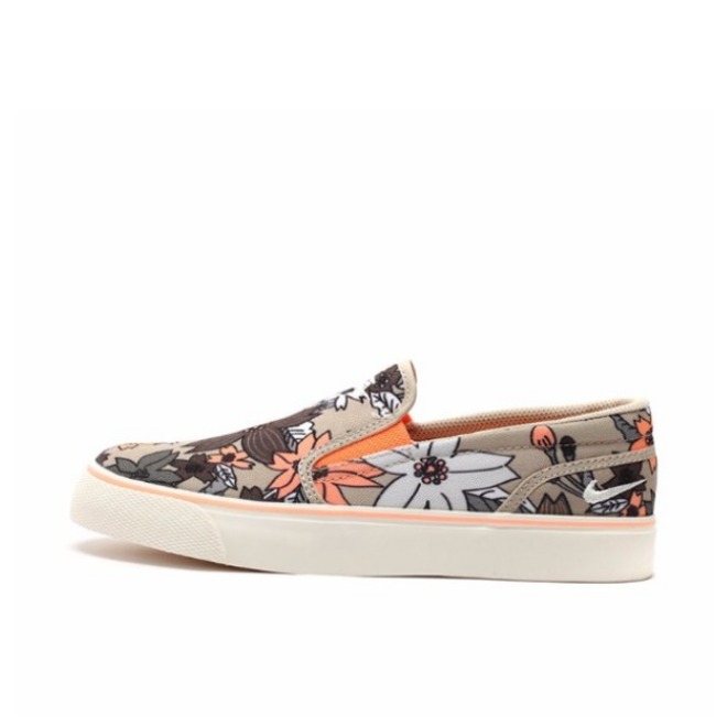 推荐商品：Nike Toki Slip TXT 舒适轻便 百搭 低帮 运动休闲鞋 Rattan/Sail-Sunset Glow 浅灰/花卉印花