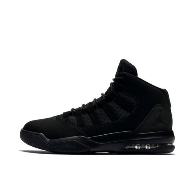 推荐商品：Jordan Max Aura 篮球鞋 复古百搭舒适缓震防滑耐磨合成革 Black 纯黑