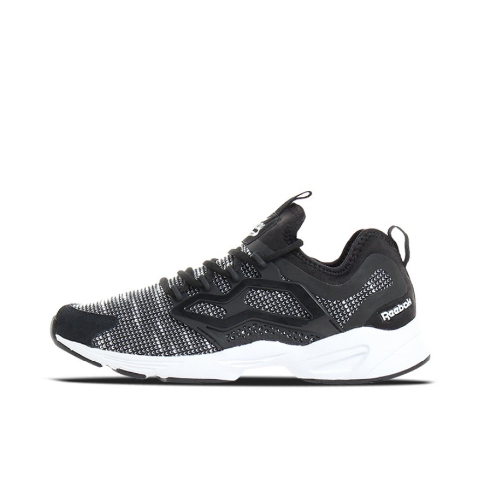 推荐商品：Reebok/锐步 Fury Adapt 轻便耐磨 跑鞋 DarkGray/Black
 黑灰
