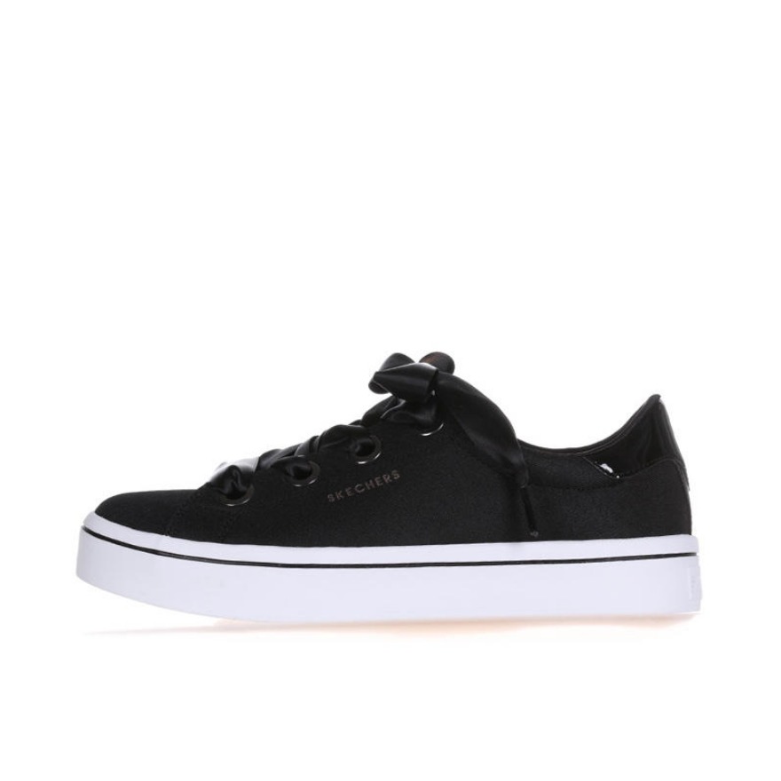 推荐商品：Skechers/斯凯奇 耐磨防滑 运动休闲鞋 Black 黑白