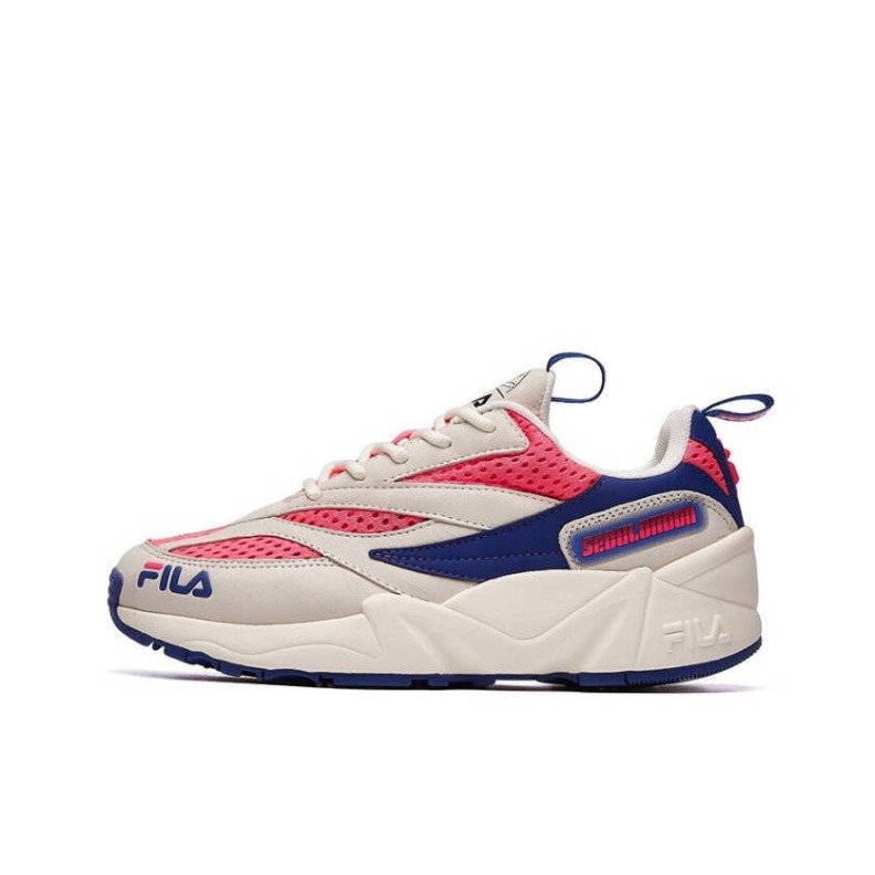 推荐商品：FILA/斐乐 Venom 94 防滑耐磨 减震透气 时尚 休闲鞋 激粉/微白