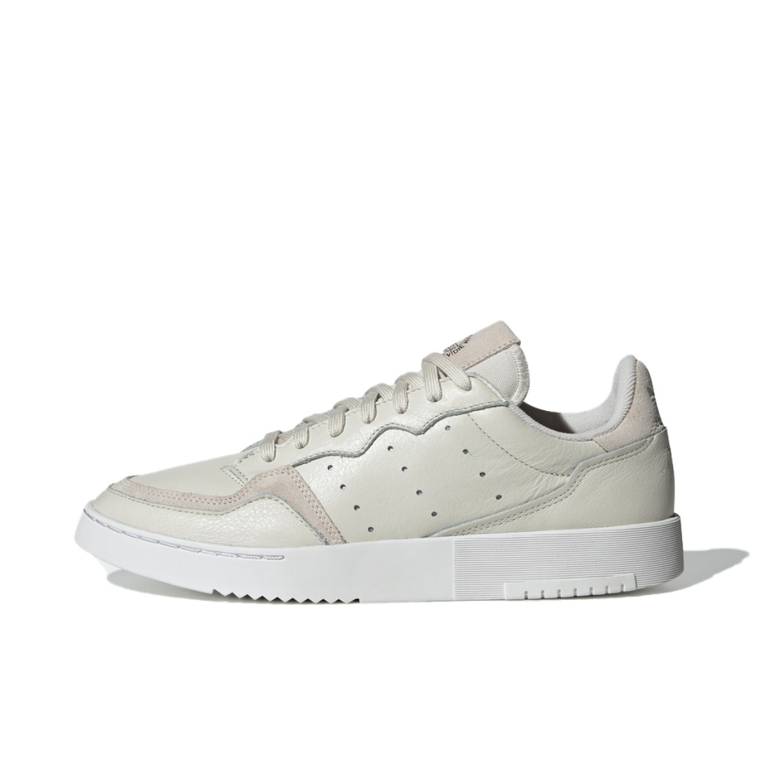 推荐商品：adidas originals Super court 板鞋 防滑耐磨轻便透气减震时尚经典复古 White/Raw white/Crystal white 浅灰