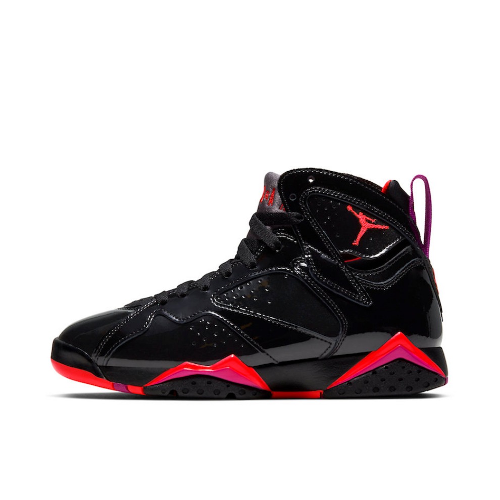 推荐商品：Air Jordan 7 运动休闲鞋 时尚防滑耐磨复古支撑合成革网布潮流 PatentLeather 黑漆皮