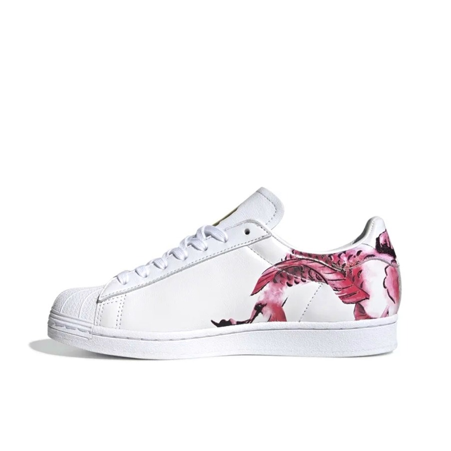 推荐商品：【宋雨琦同款】 adidas Originals Superstar 板鞋 轻便贝壳头薄底舒适百搭耐磨复古 Year Of Rat 新年限定/鼠年/白色印花