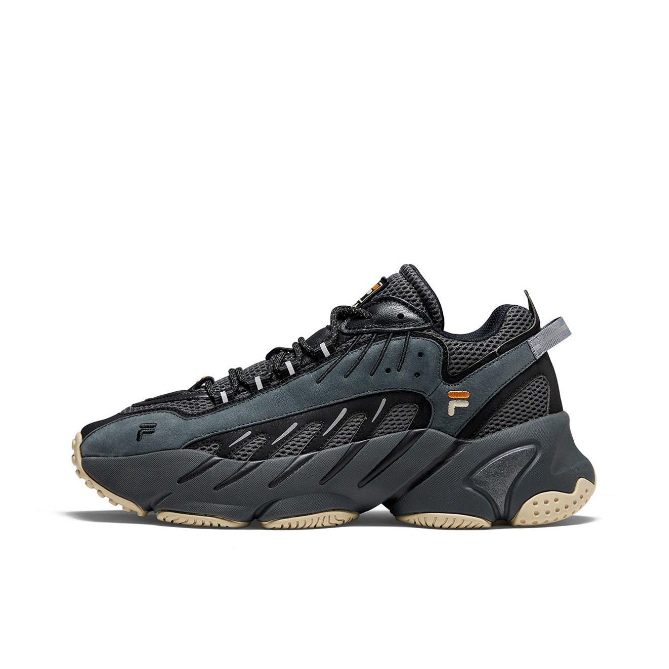 推荐商品：FILA/斐乐 ADE 复古时尚 舒适潮流 简约 防滑耐磨 网面透气 轻便增高 织物网布 马拉松合成革 休闲鞋 F12M011102F 深灰/黑色