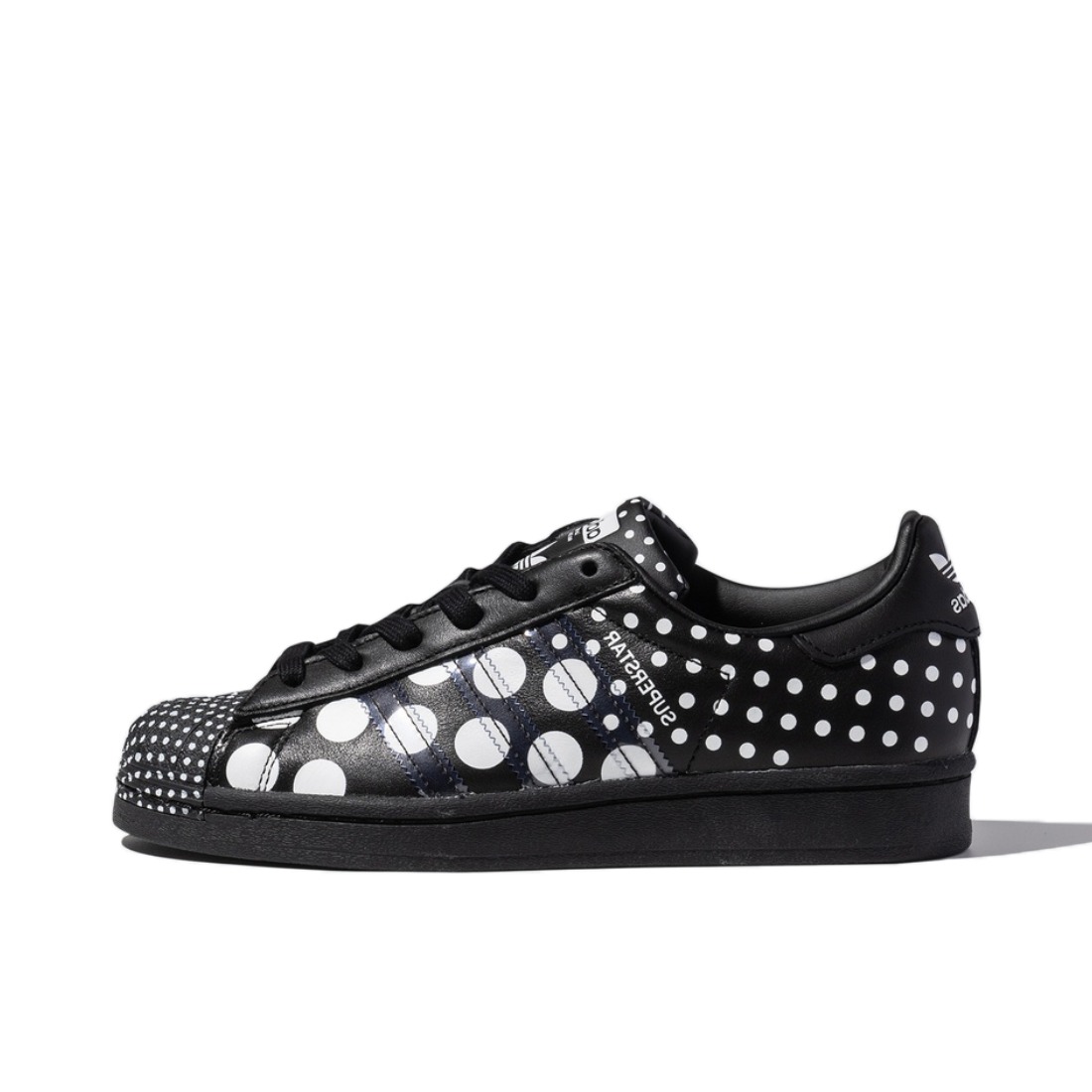 推荐商品：【宋雨琦同款】 adidas Originals Superstar 板鞋 轻便贝壳头薄底舒适百搭耐磨复古 Black/White SUNJIAYI联名/黑白