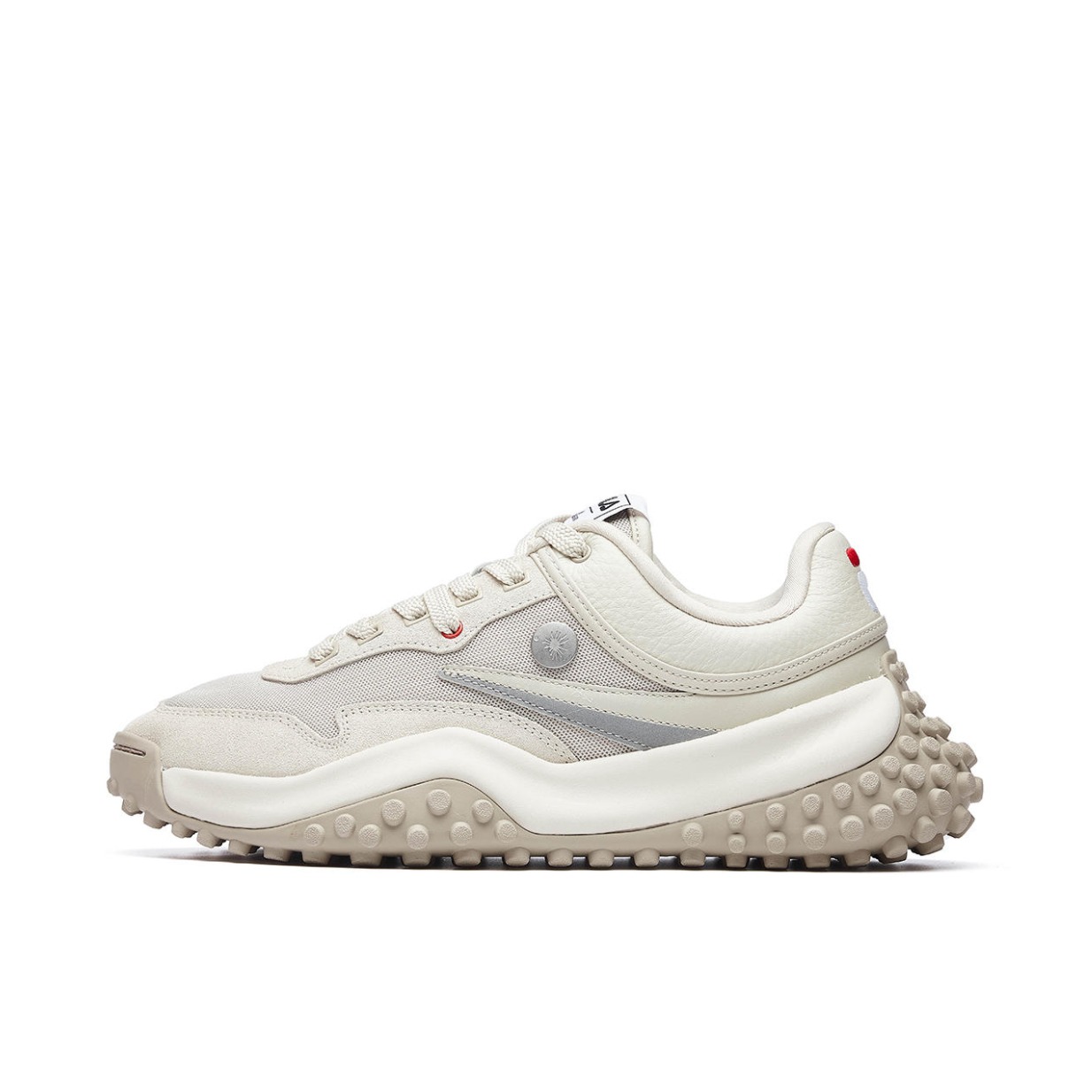 推荐商品：FILA/斐乐 x MIHARA FM-7 织物 潮流 复古 防滑耐磨 舒适透气 合成革 运动休闲鞋 三原康裕联名/沙壳色