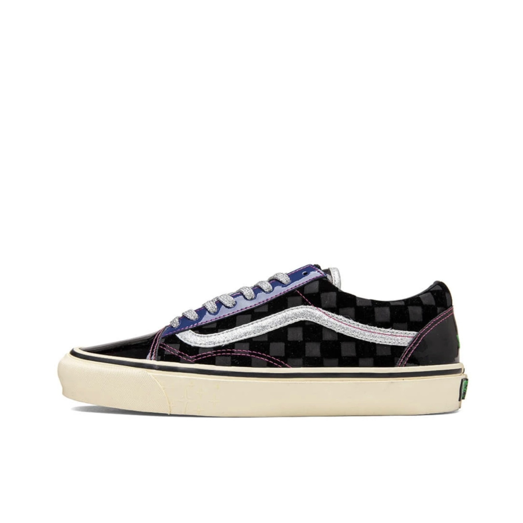 推荐商品：Vans/范斯 Old Skool 滑板鞋 板鞋 轻便防滑复古舒适经典 Feature联名/黑紫棋盘格