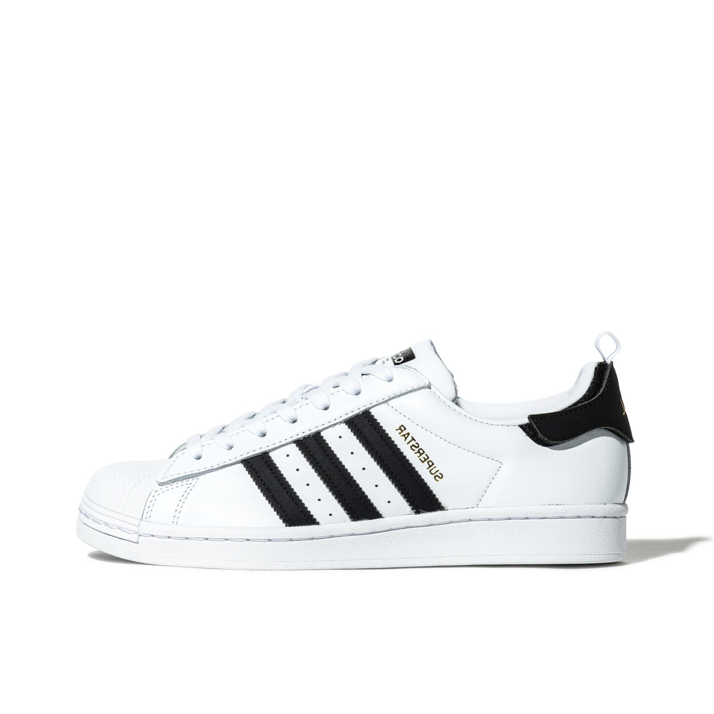 推荐商品：【宋雨琦同款】 adidas Originals Superstar 板鞋 轻便贝壳头薄底舒适百搭耐磨复古 白色/黑色