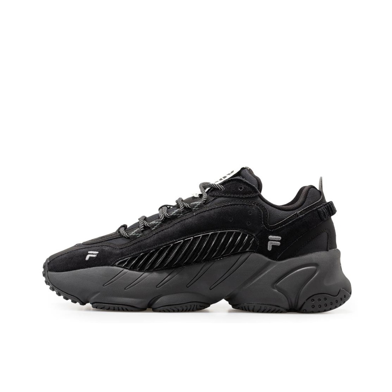 推荐商品：FILA/斐乐  ADE Reform  复古百搭 休闲潮流 网布透气 防滑耐磨 复古 风  老爹鞋 黑色