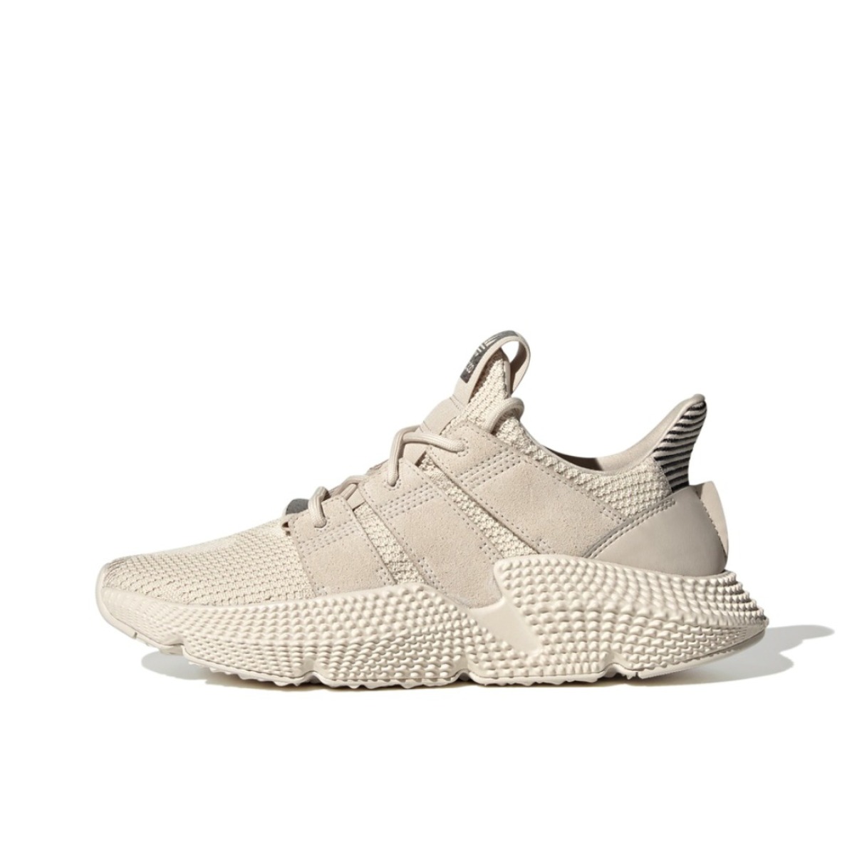 推荐商品：adidas  Prophere  舒适轻便 防滑耐磨 透气 复古简约 时尚潮流 运动休闲鞋 藕灰