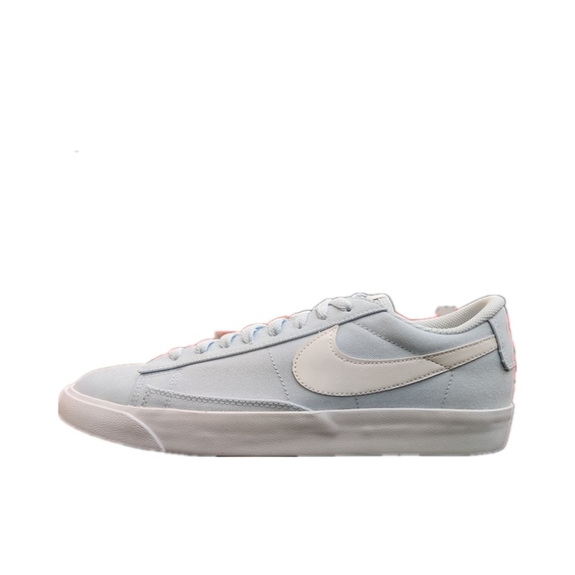 推荐商品：Nike Blazer 板鞋 经典复古防滑舒适百搭 浅蓝/白色