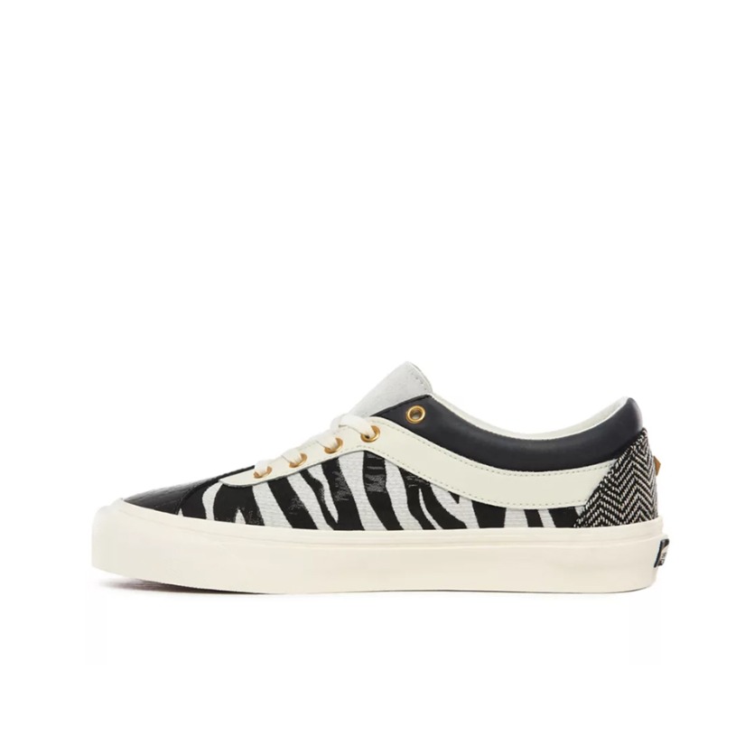 推荐商品：Vans/范斯 Bold Ni 板鞋 复古拼接经典舒适休闲防滑耐磨 斑马纹/白色/黑色