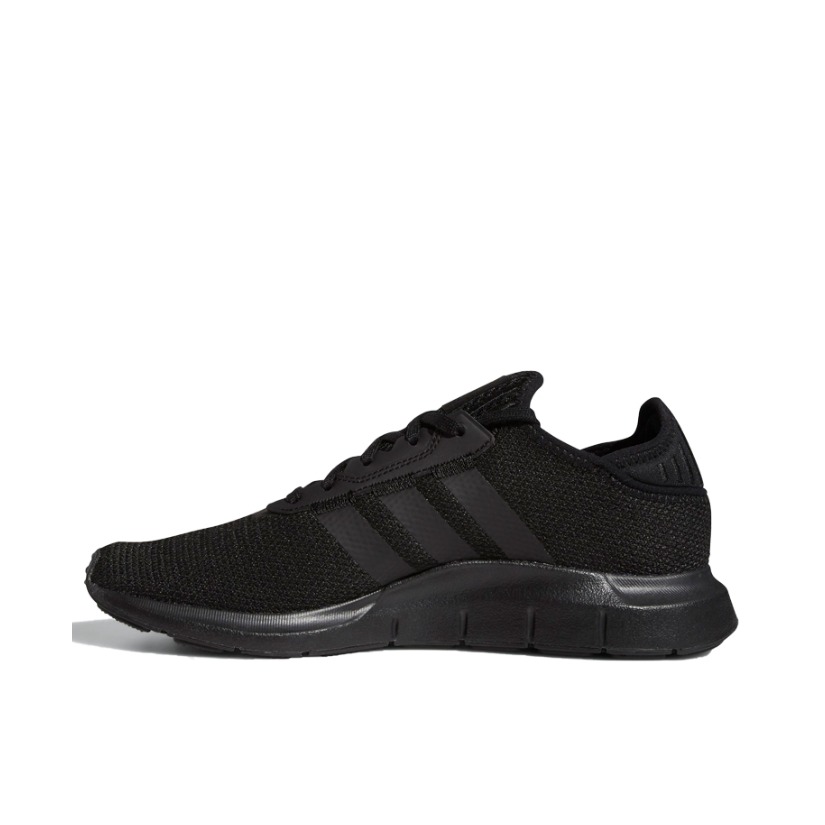 推荐商品：adidas Swift Run 跑鞋 防滑耐磨轻便透气缓震回弹网面织物轻运动 黑色