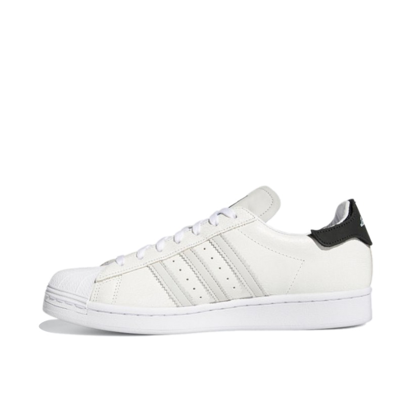 推荐商品：【宋雨琦同款】 adidas Originals Superstar 板鞋 轻便贝壳头薄底舒适百搭耐磨复古 奶白/黑色/白色