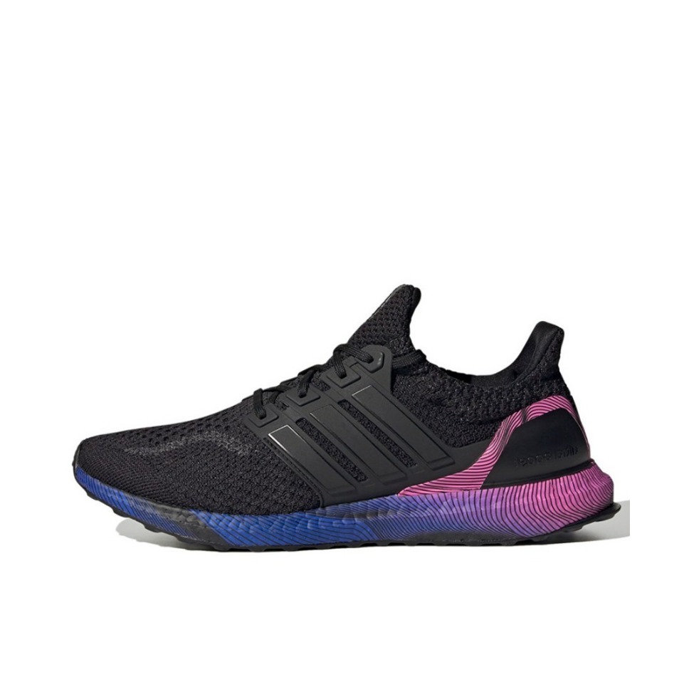 推荐商品：adidas UltraBoost DNA 跑鞋 防滑耐磨轻便透气织物网面缓震合成革支撑抗扭转轻运动回弹 黑色/粉蓝渐变