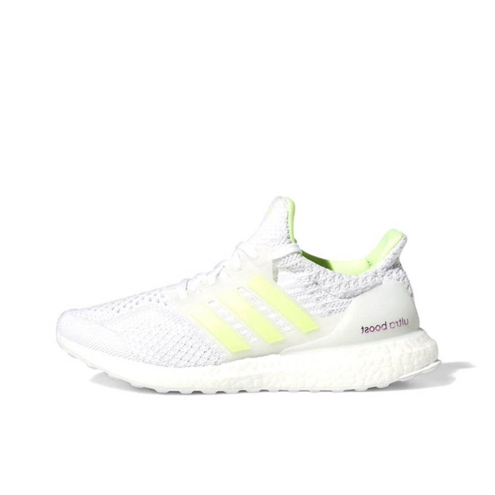 推荐商品：adidas Ultraboost 5.0 DNA 跑鞋 缓震织物防滑减震支撑抗扭转轻运动平跟 女款/白色/荧光黄绿