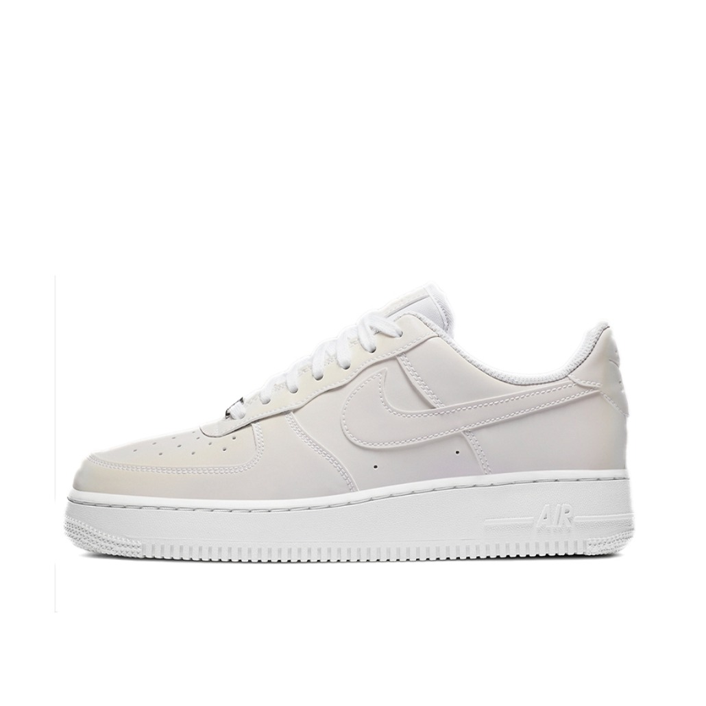 推荐商品：Nike Air Force 1 空军一号 板鞋 轻便舒适百搭耐磨防滑复古 Reflective 低帮/反光/乳白