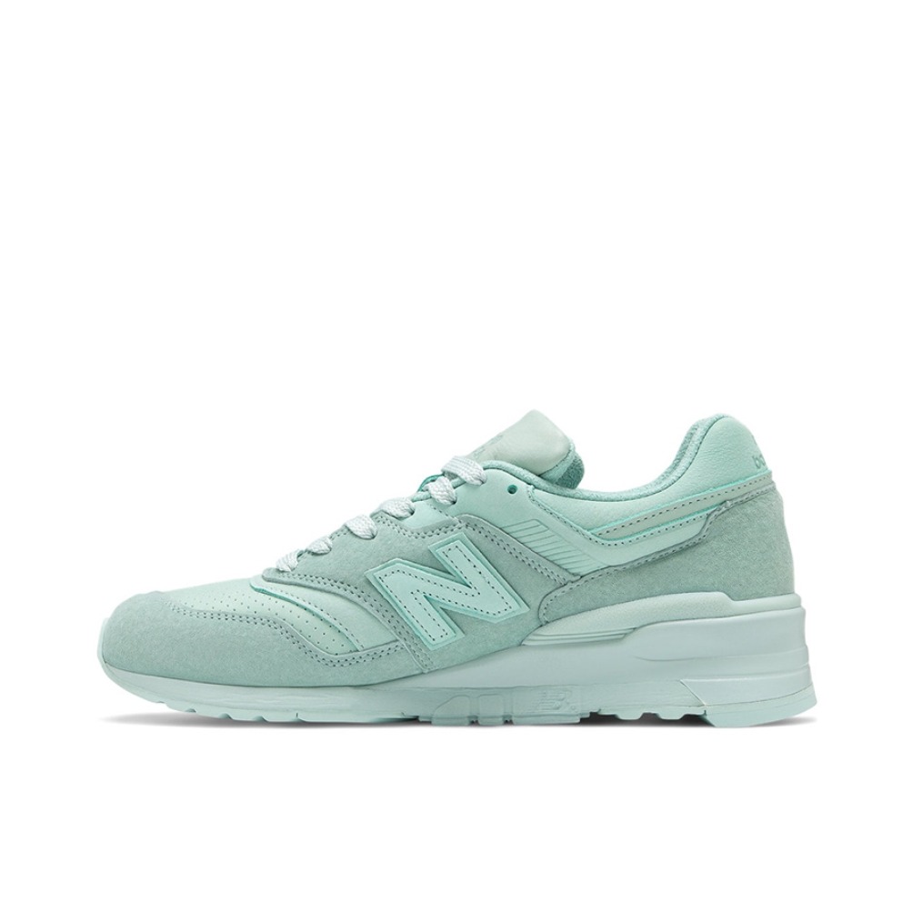 推荐商品：New Balance 997 时尚复古 防滑耐磨 透气舒适 运动休闲鞋 薄荷绿/白底