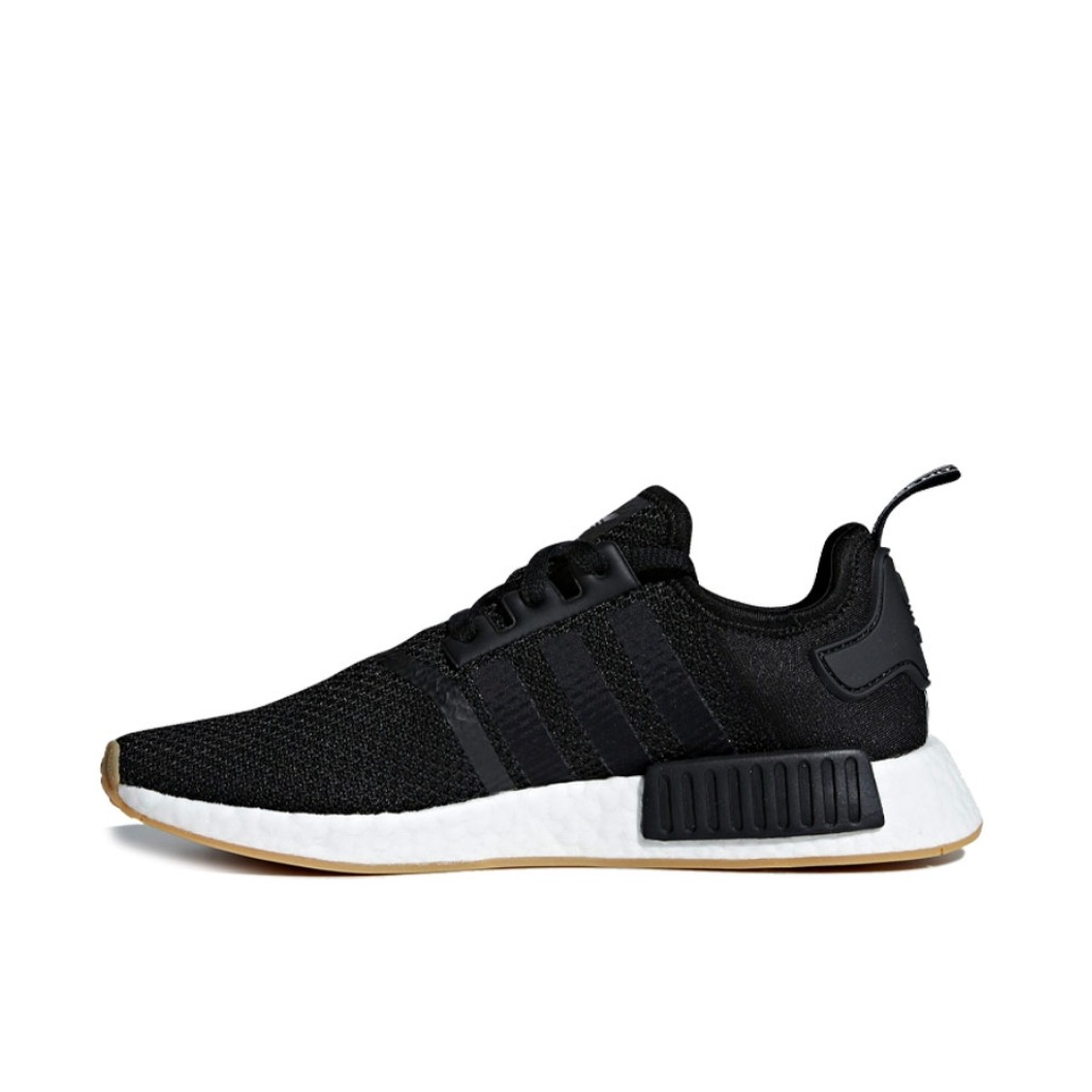 推荐商品：adidas Originals NMD R1 BOOST 织物 轻便透气 缓震 低帮 运动休闲鞋 Black Gum 黑色/生胶
