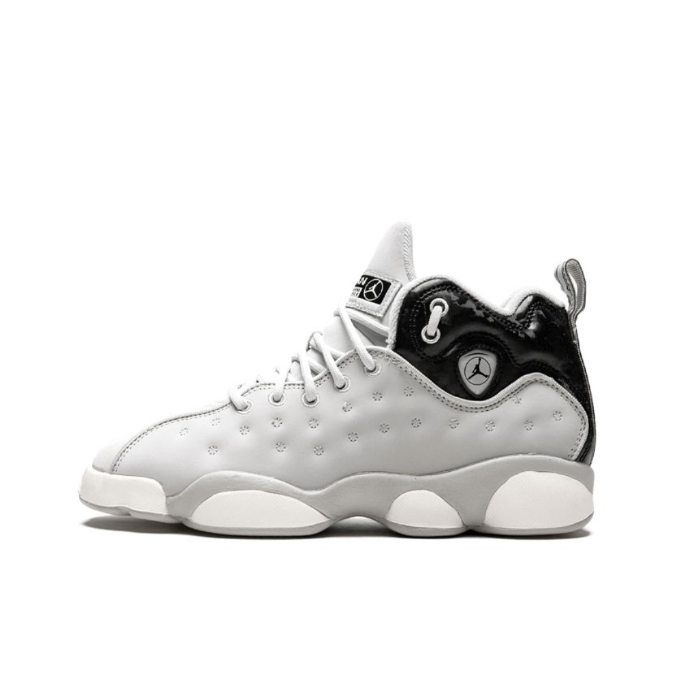 推荐商品：Jordan Jumpman Team 2 实战训练 缓震耐磨 防滑 复古 织物 篮球鞋 灰色/黑色/漆皮