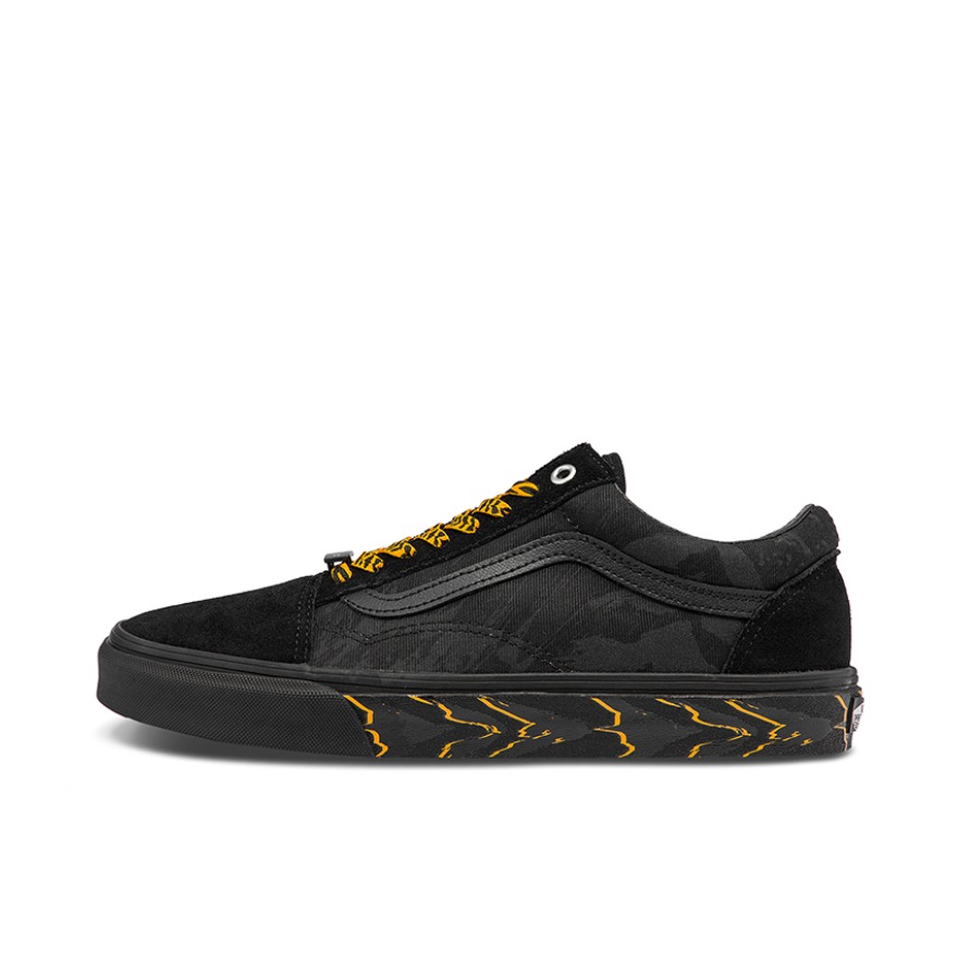 推荐商品：Vans/范斯 Old Skool 滑板鞋 板鞋 轻便防滑复古舒适经典 虎年限定/黑色/虎年生肖